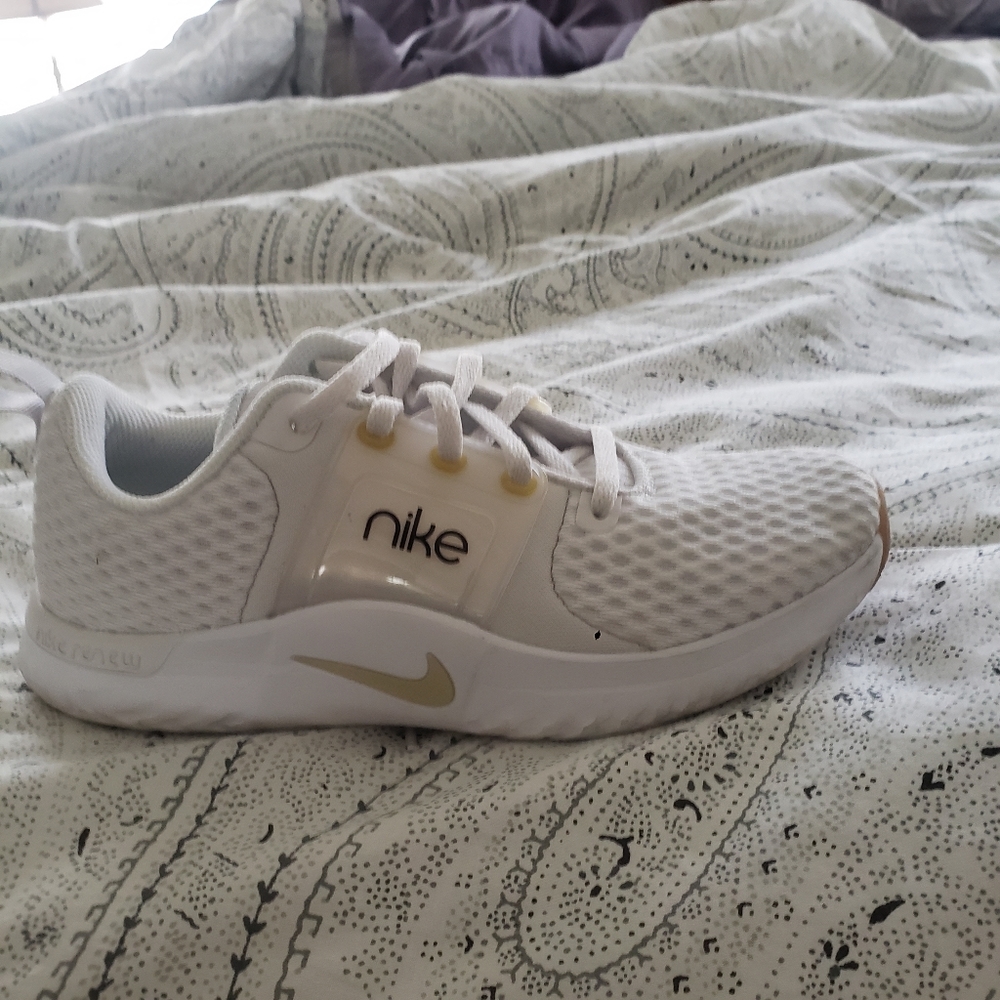 Nike tennis shoes